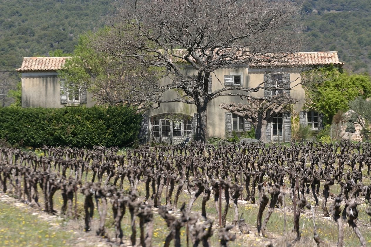 nettoyage façade mas Provence — avant nettoyage